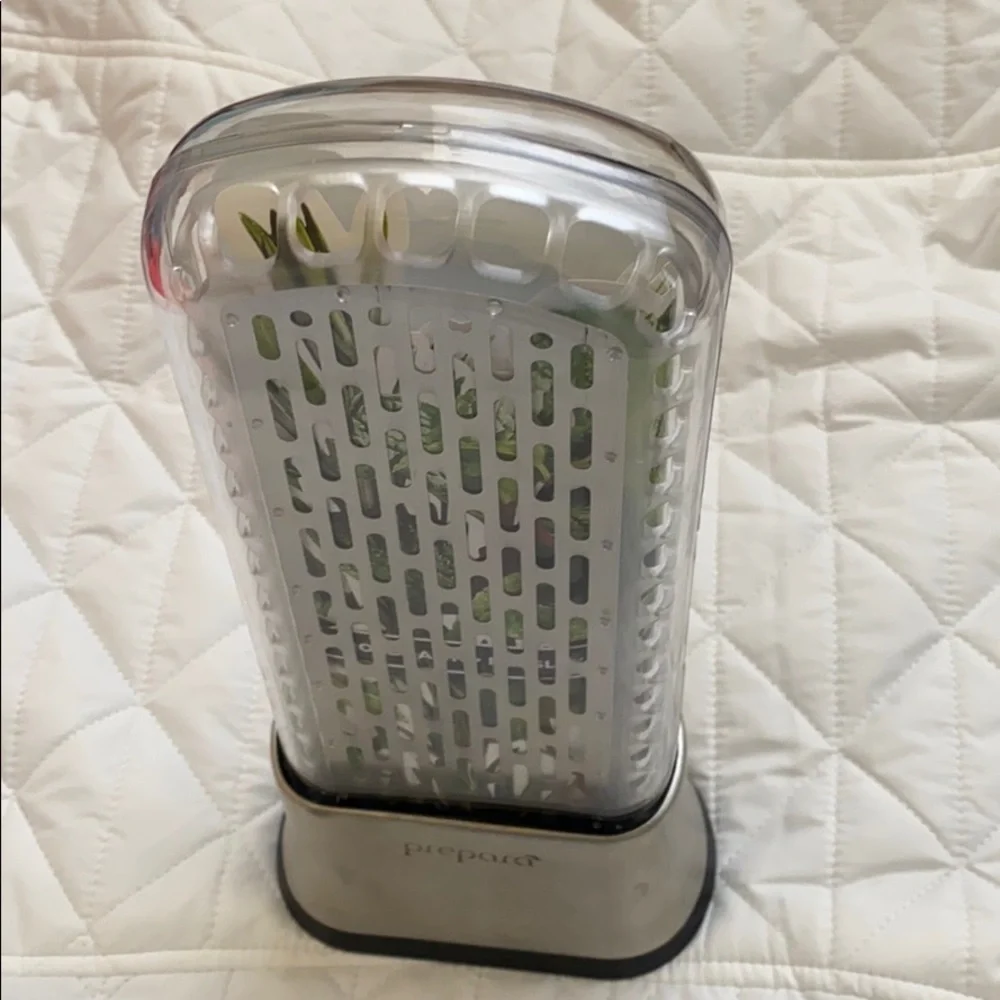 1 pc BRAND NEW of PREPARA herb keeper